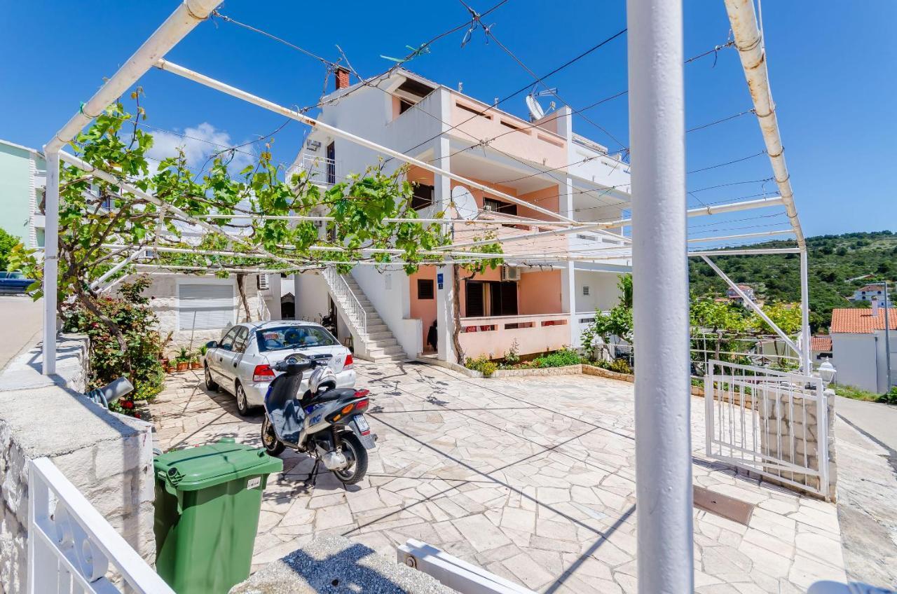 Apartments Kursan Trogir Bagian luar foto