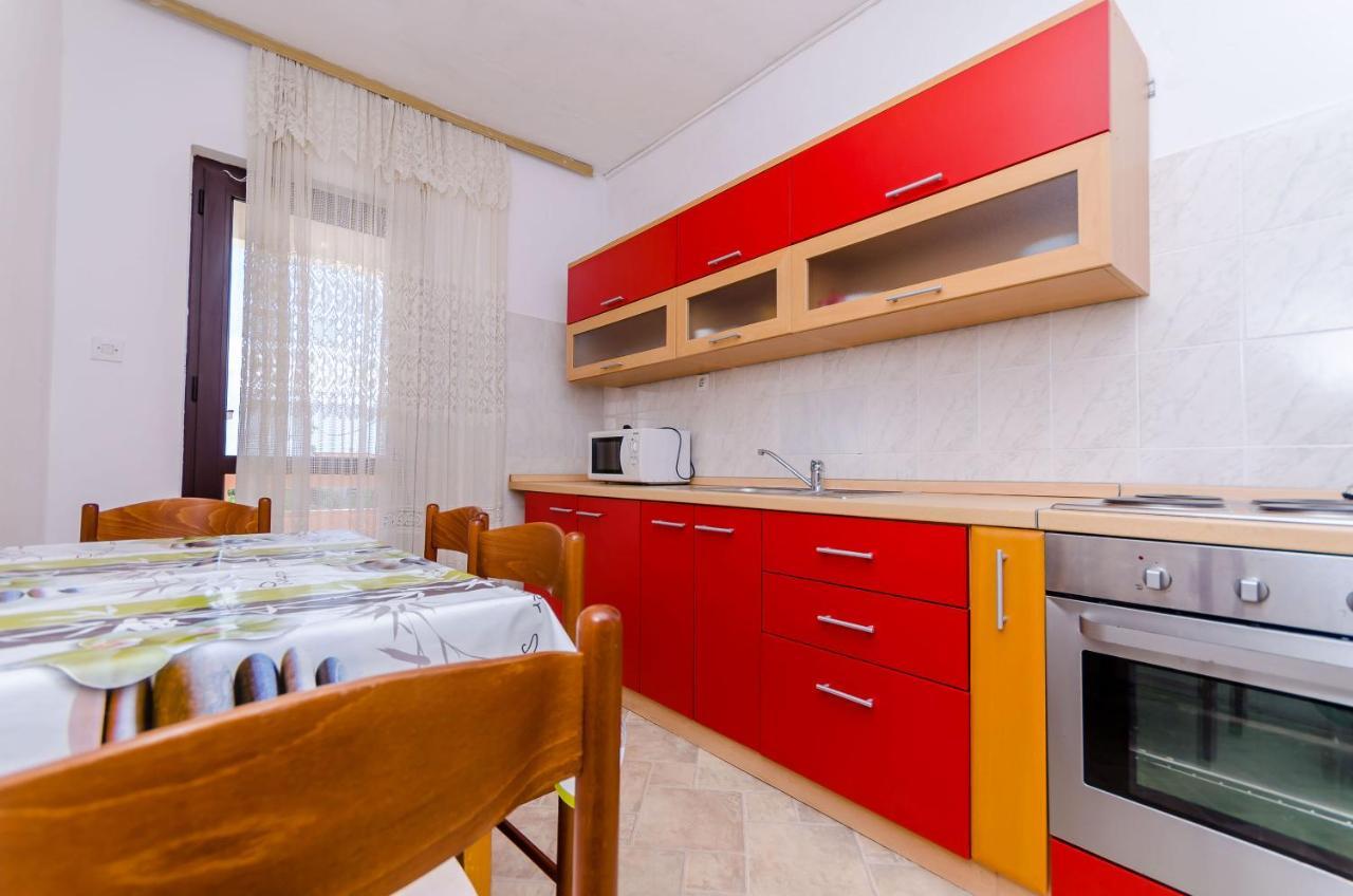 Apartments Kursan Trogir Bagian luar foto