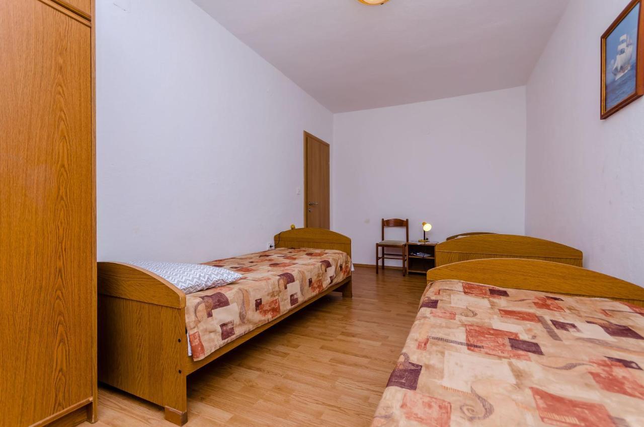 Apartments Kursan Trogir Bagian luar foto