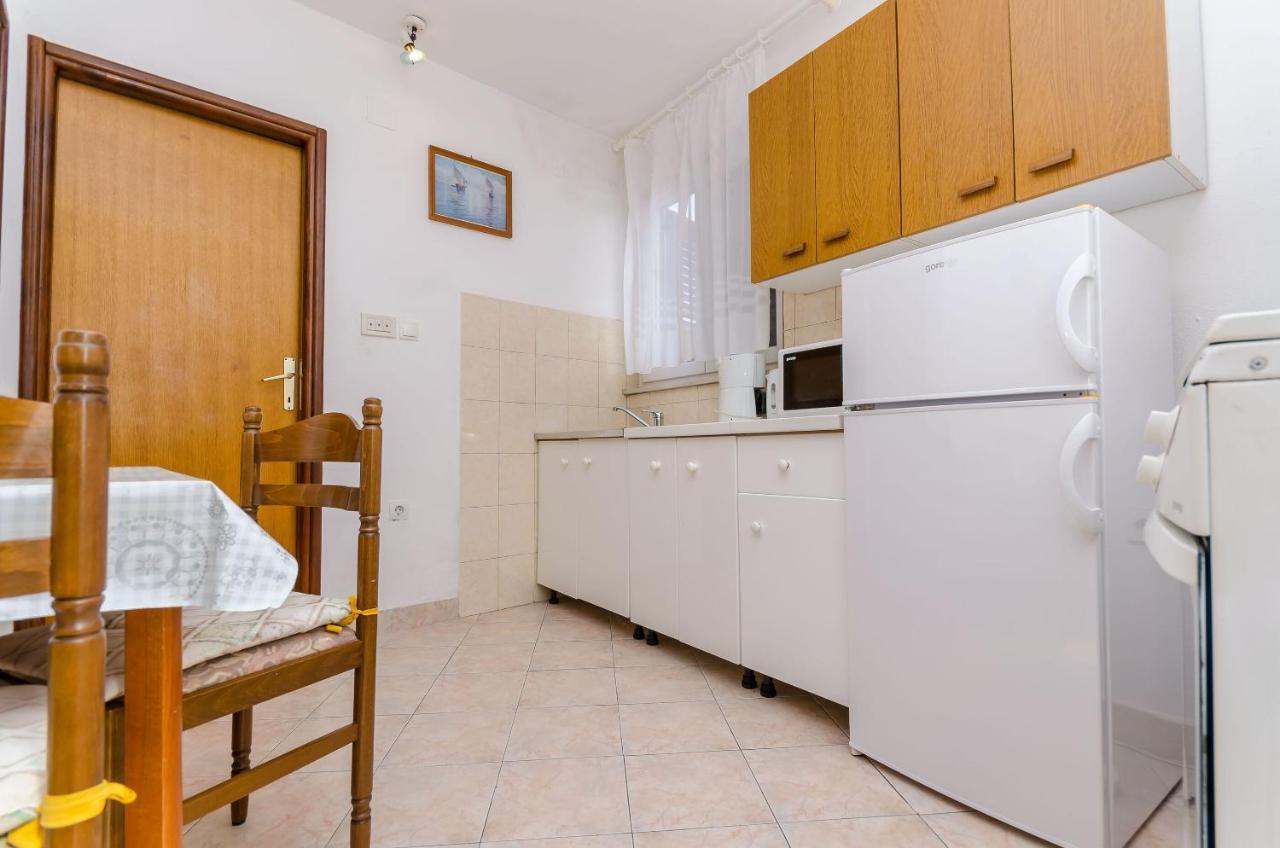 Apartments Kursan Trogir Bagian luar foto